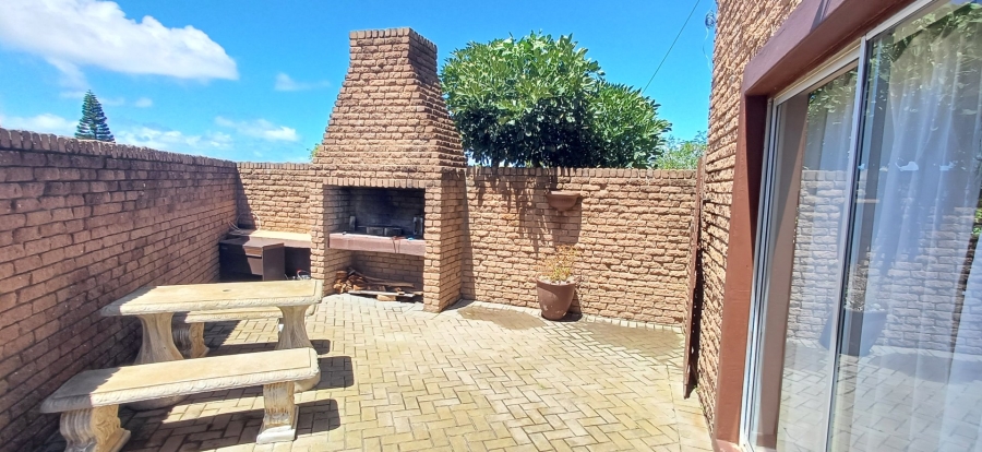 5 Bedroom Property for Sale in Dana Bay Western Cape